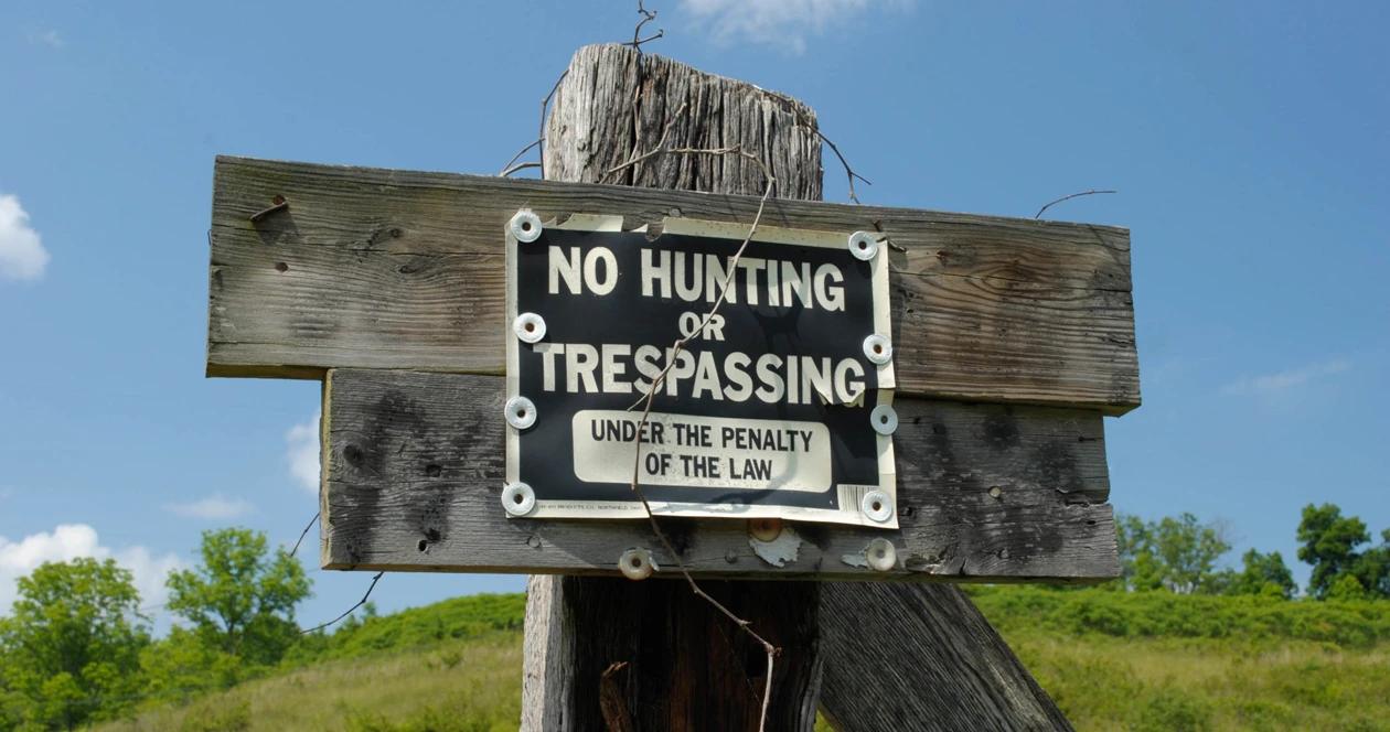 No trespassing sign h1