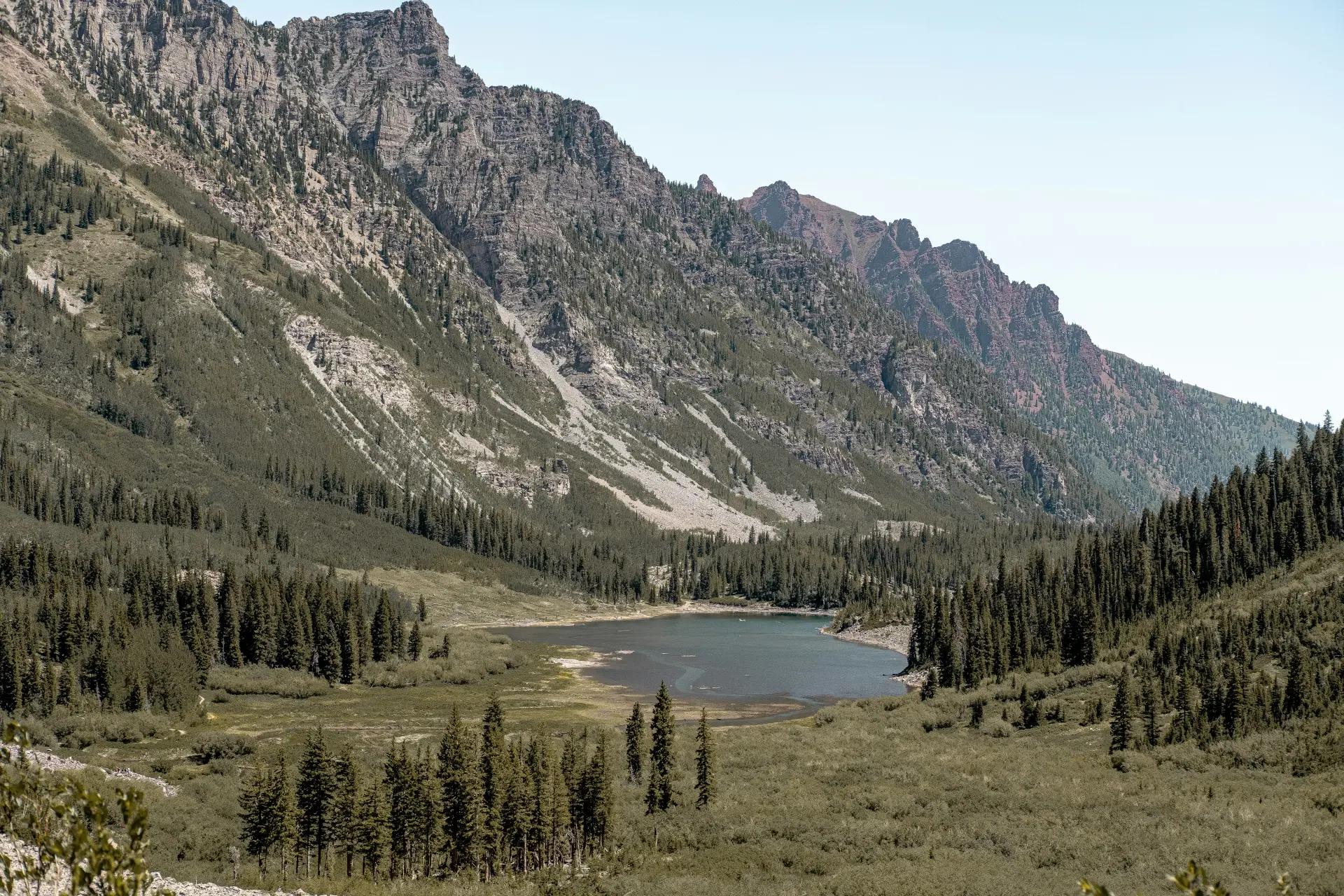 Colorado lake in the middle of forest and mountains