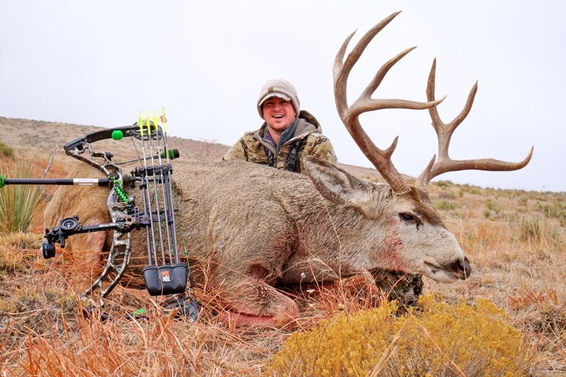 Stephen spurlock archery mule deer buck