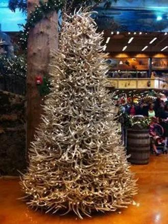 Decorative Christmas tree using shed antlers