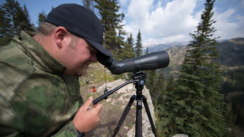 Glassing long distances with a zeiss conquest gavia spotting scope
