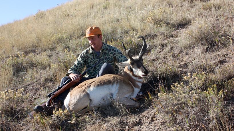 Incredible father-son antelope hunt in the plains of Wyoming - 13