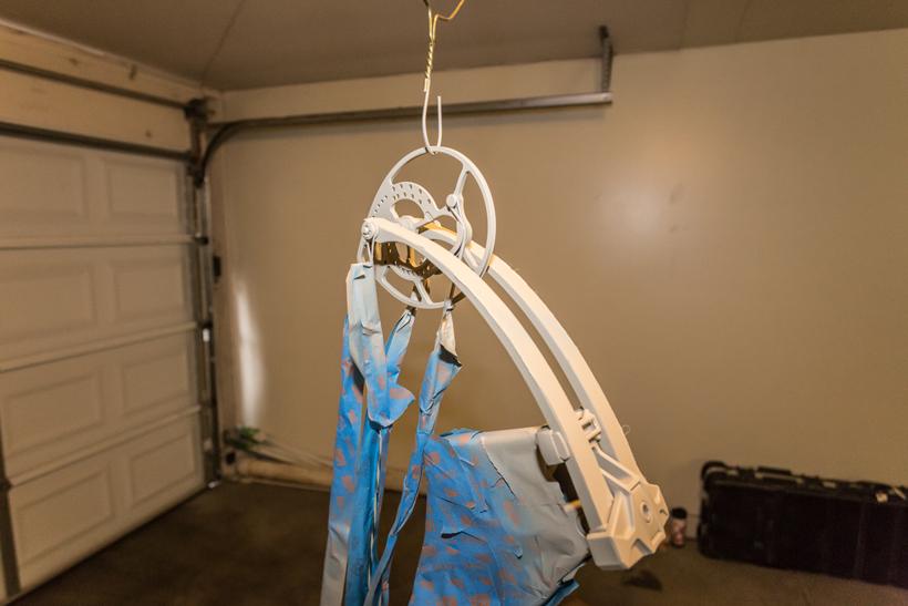 Hanging bow to paint