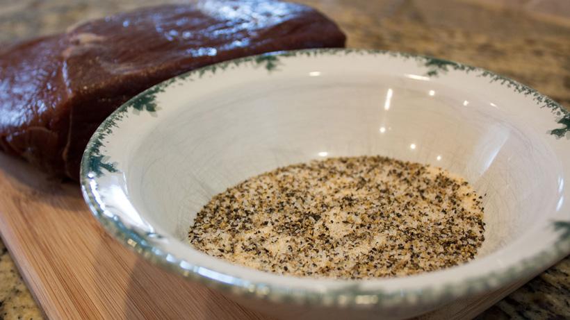 Combining salt pepper and garlic for roast