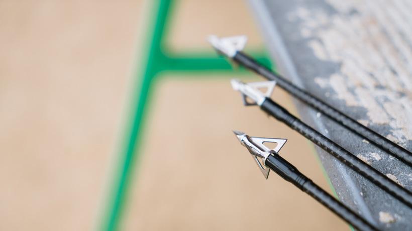 Fixed blade broadheads for bowhunting