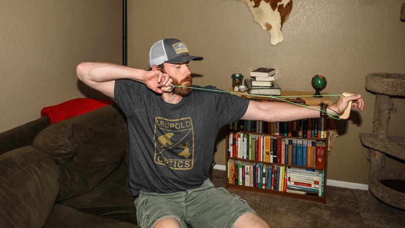 Archery shot execution training device