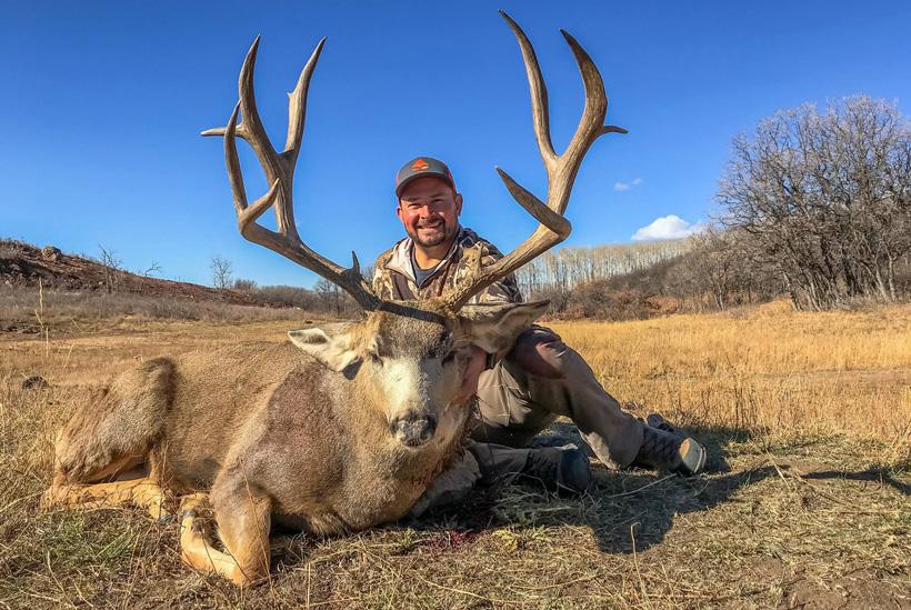 Chris porter with his 2017 colorado mule deer