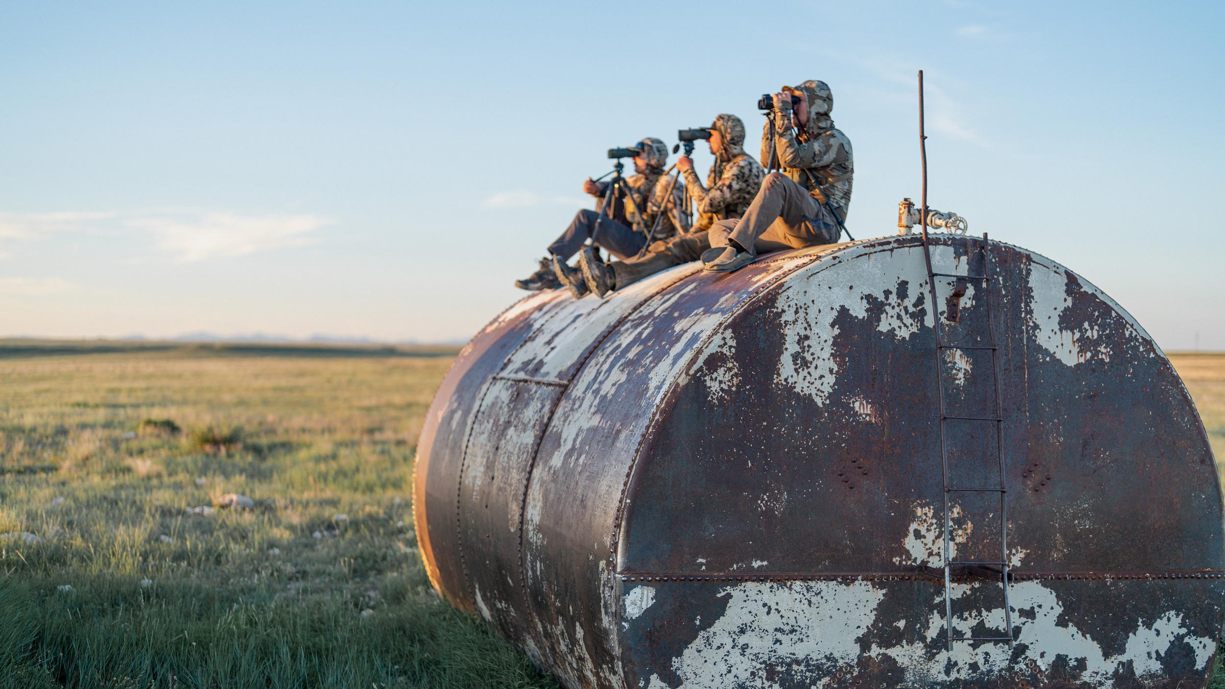 Glassing for antelope on top of a tank