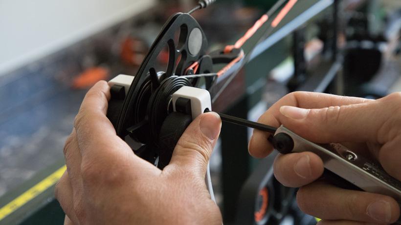 How to tune a Mathews bow with top hat shims - 6