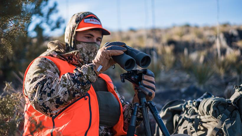 Using degree indicator on tripod head