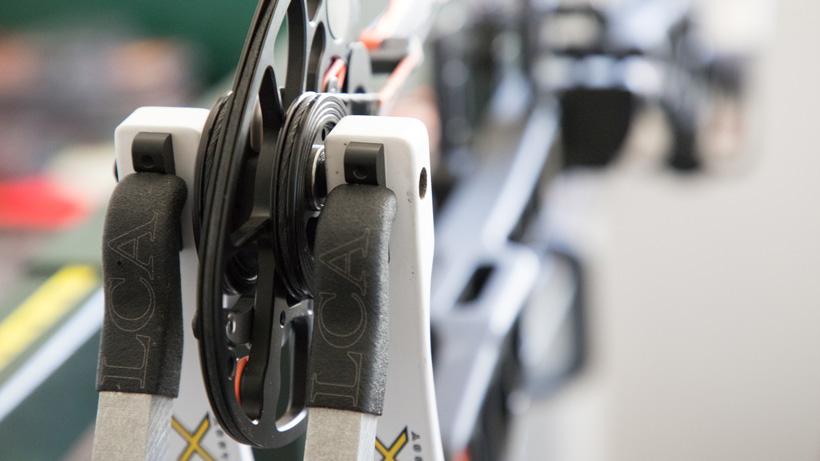 Removing screws on bow axle