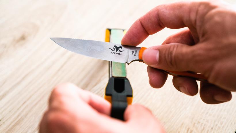 Keeping your knife sharp on a hunt - 3