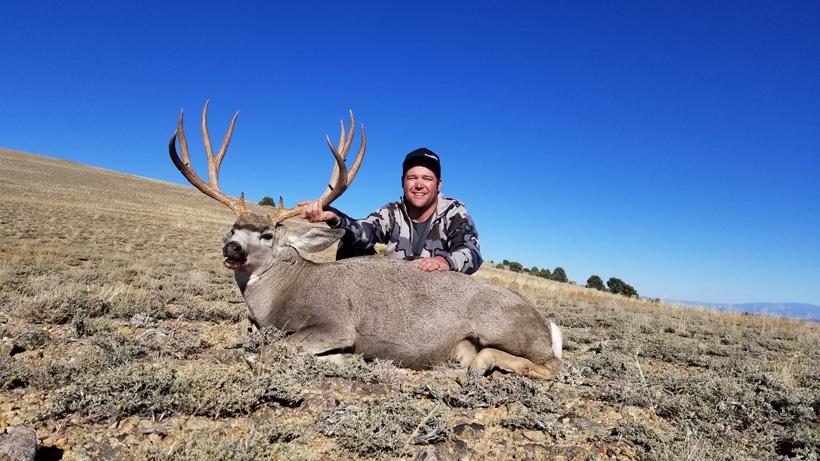 Information on applying for Nevada's 2022 nonresident mule deer guided draw - 6d