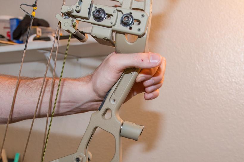 Low wrist hand position