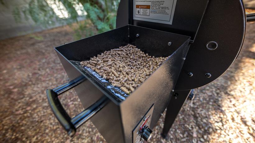 Traeger tailgaiter grill pellet hopper