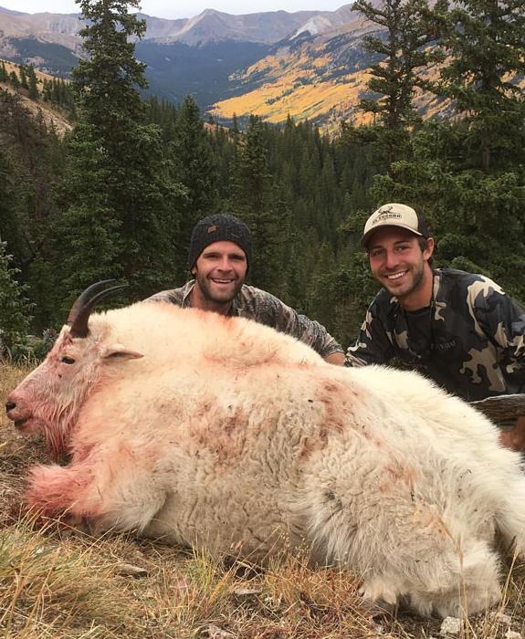 Colorado mountain goat taken with flat tops wilderness guides 2