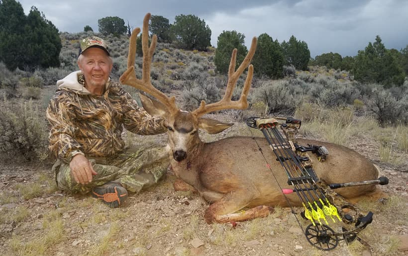Nevada mule deer buck taken with 7l outfitters